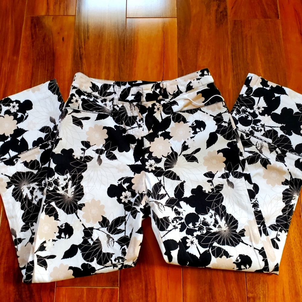 WILLI SMITH Cropped Floral Pants- Size 4 (EUC)